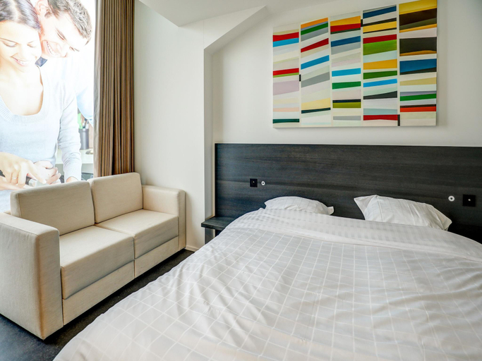 Bedroom 3, Apartment in Weelde with swimming pool, Antwerpen