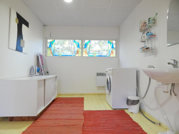 Bathroom, Jarveaare majutus, Tudulinna