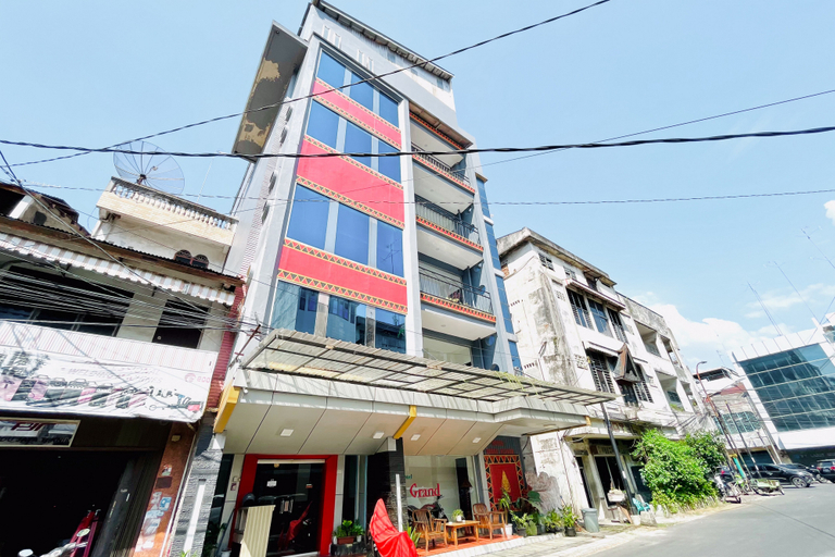 Exterior & Views 2, Urbanview Hotel Grand Mohaga Medan, Medan