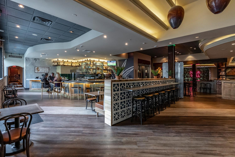 Food & Drinks 5, St Charles Coach House, an Ascend Collection Hotel, Orleans