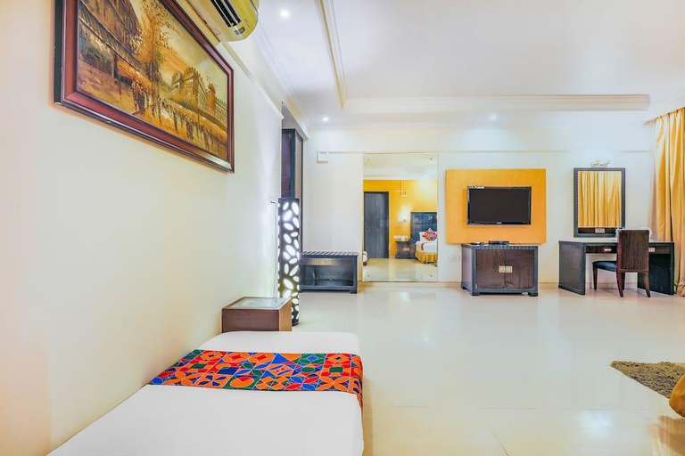 Bedroom 2, FabHotel Royal Mirage With Pool & GYM - Nr Candolim Beach, North Goa
