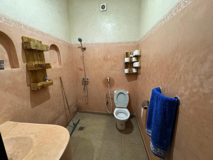 Bathroom 3, Dar Walid cap sim, Essaouira