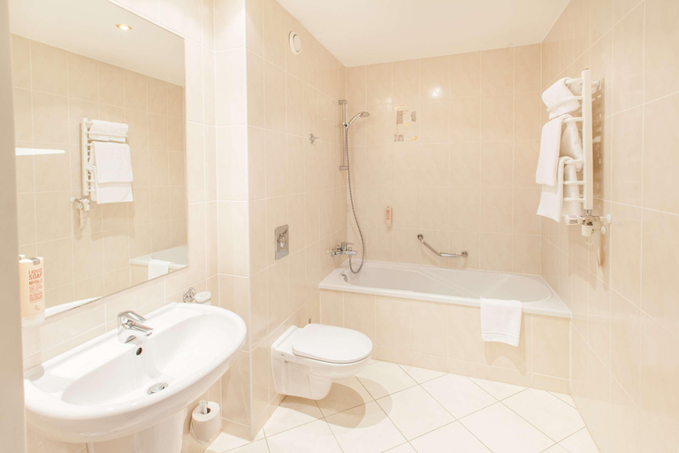 Bathroom 4, Qubus Hotel Glogow, Głogów