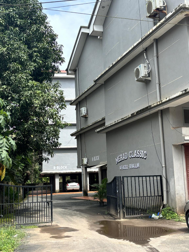 Exterior & Views