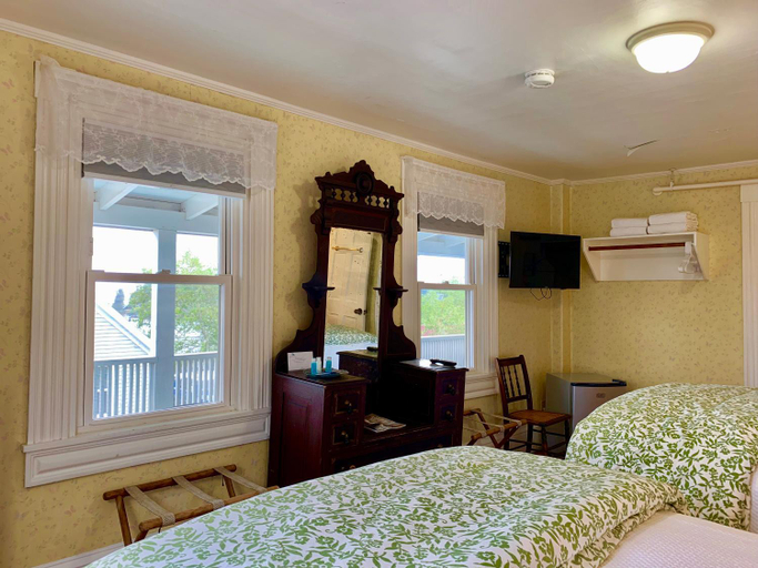 Others 5, Seaside Inn, Knox