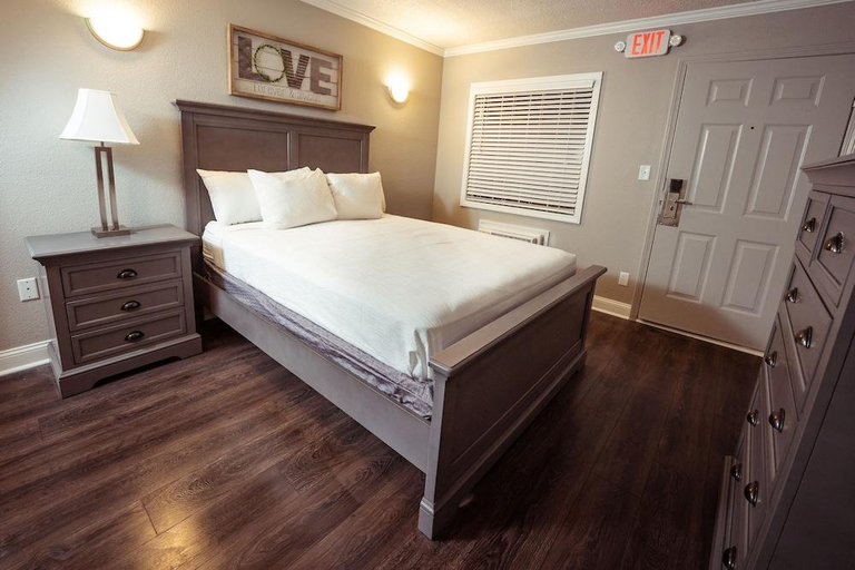 Bedroom 3, Branson King Resort & Suites, Taney