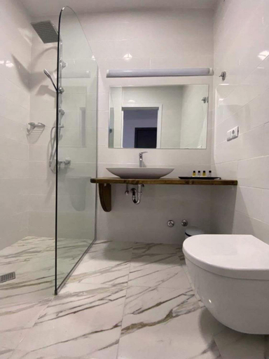 Bathroom 4, Cabo Verde Boutique Hotel, Batumi