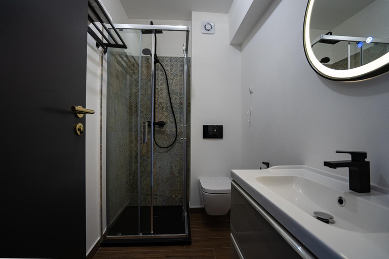 Bathroom 4, Hotel Cristal, Cluj-napoca