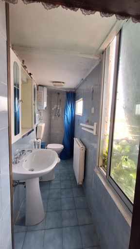Bathroom 3, Rifugio La Mesta, Lucca