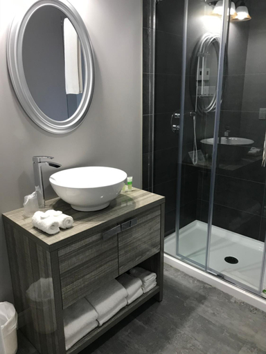 Bathroom 3, Hotel-Motel Fleur de Lys, Le Rocher-Percé