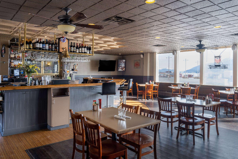 Food & Drinks 5, Ramada by Wyndham Juneau, Juneau