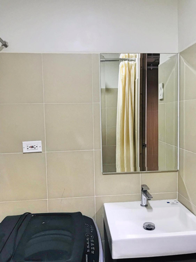 Bathroom, Cozy 1-bedroom unit in Shore 3 Residences, Pasay City
