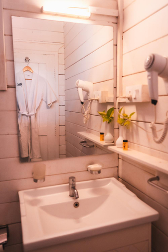Bathroom 4, The Regalia Resort, North Goa