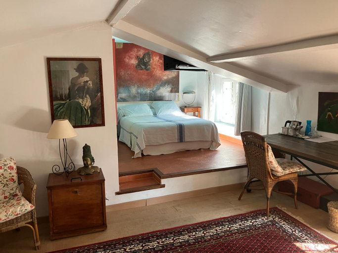 Bedroom, Chambres d'hotes Il Monticello, Alpes-Maritimes