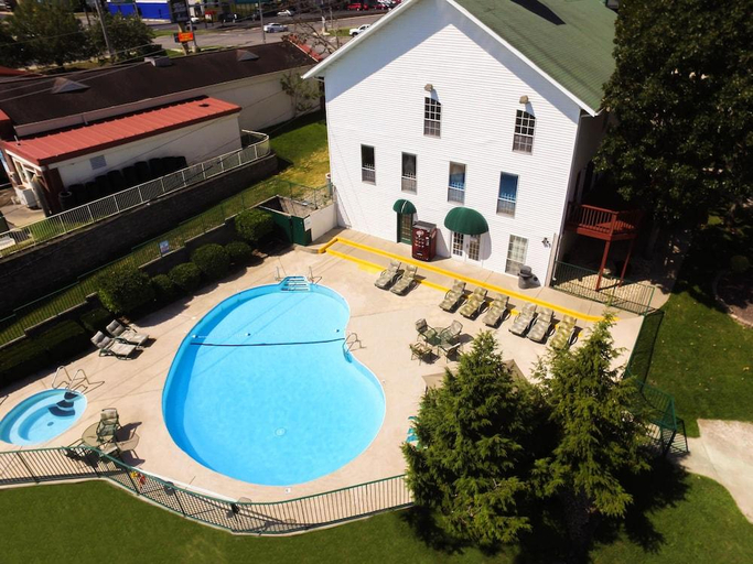 Sport & Beauty 2, Branson King Resort & Suites, Taney