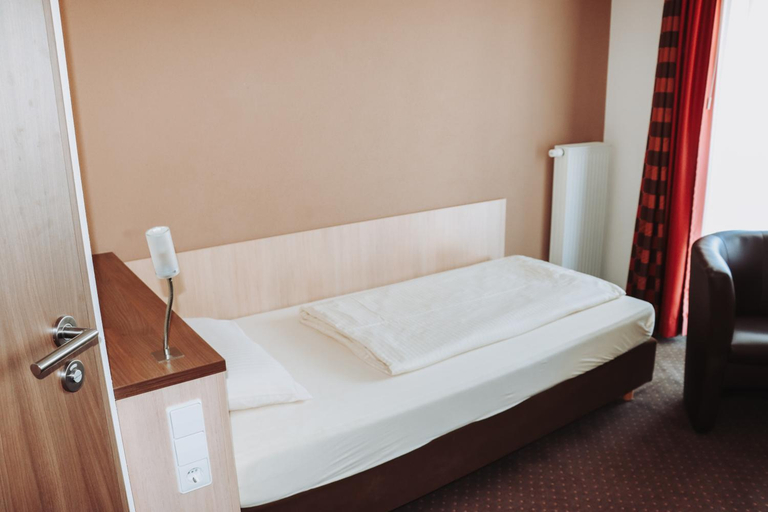 Bedroom 3, Gasthof Hasen, Ostalbkreis