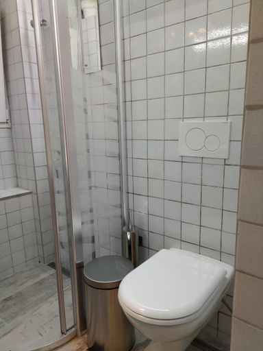 5, Downtown Apartment with Private Yard YR1, Central Macedonia