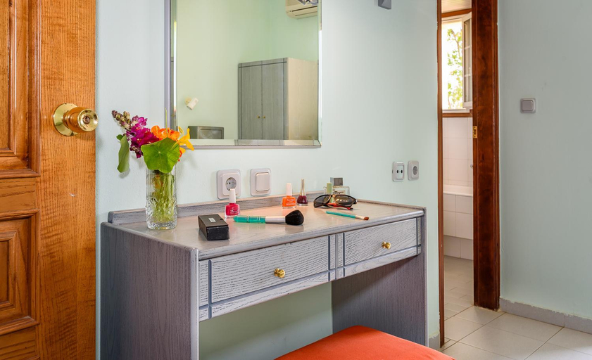 Bathroom 3, Louladakis Apartments, Crete