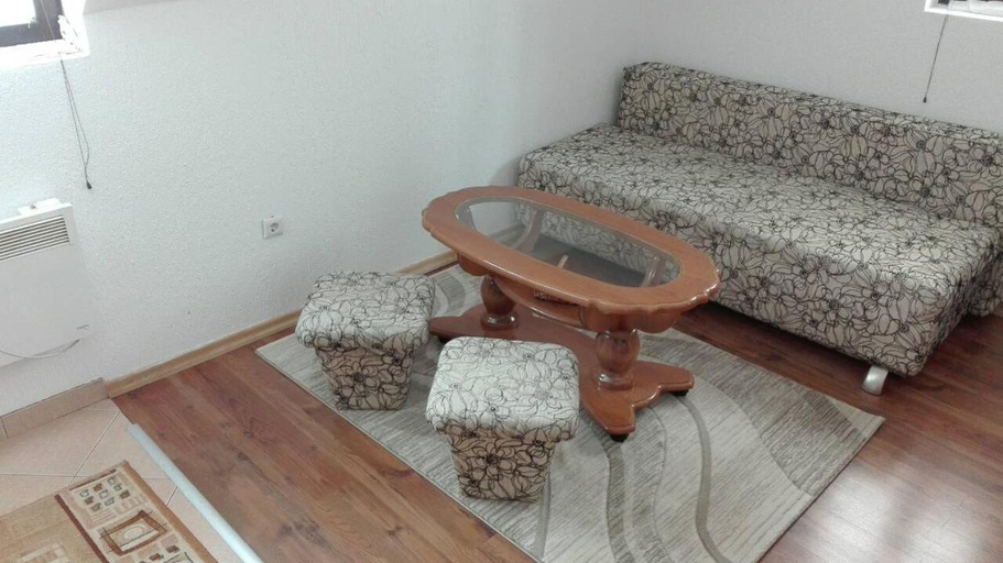 5, Apartment and rooms D&J