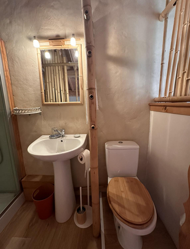 Bathroom 2, Le Patio Tursan, Landes