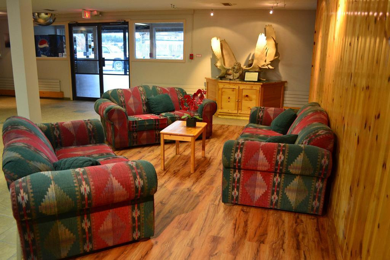 Exterior & Views 2, Canadas Best Value Inn River View Hotel, Yukon