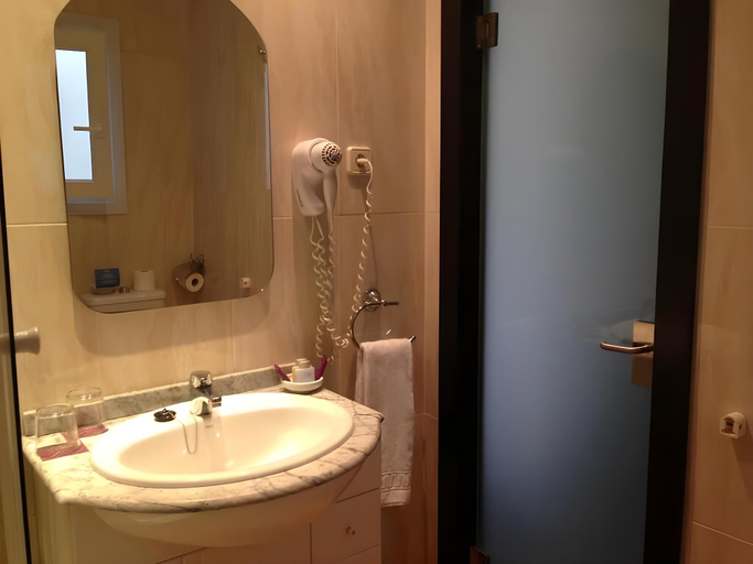 Bathroom 4, Hotel Macia Plaza, Granada