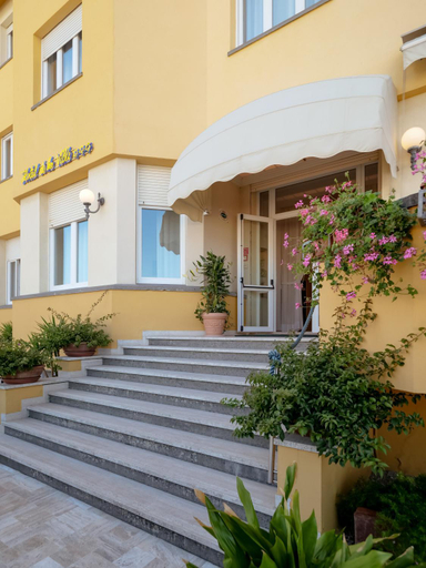 Others 5, Hotel de la Ville, Ancona