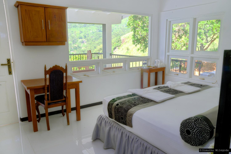 Bedroom 3, Shanthi Uyana, Udadumbara