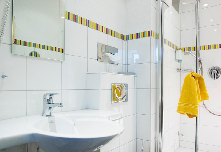 Bathroom 2, Gasthof Blume, Ortenaukreis