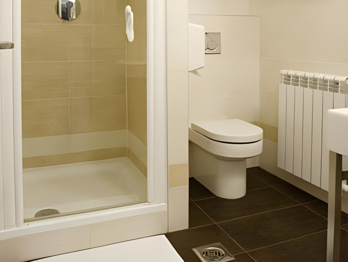 Bathroom 4, Vargatanya Park Hotel, Kecskemét