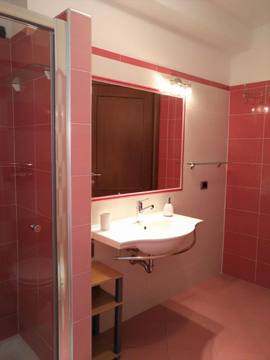 Bathroom 3, Alice B&B, Oristano