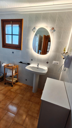 Bathroom 2, Villa Merce Empuries, Girona