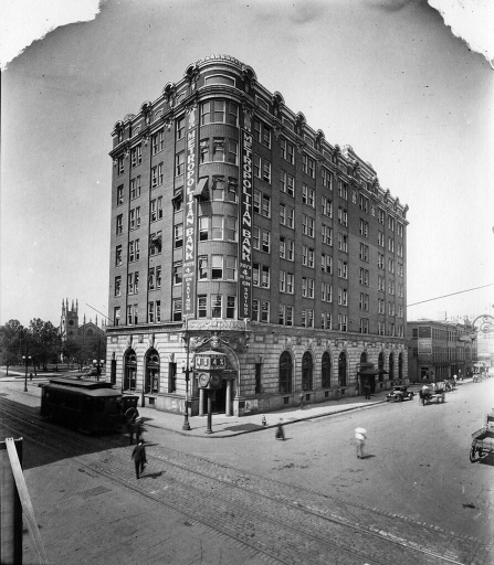 Others 3, The Whitney Hotel, Orleans