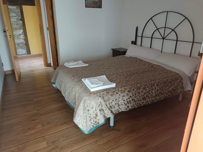 Bedroom 2, casa rural San Vicente Borrenes, León