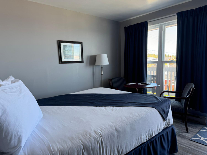 Bedroom 2, Hotel-Motel Fleur de Lys, Le Rocher-Percé