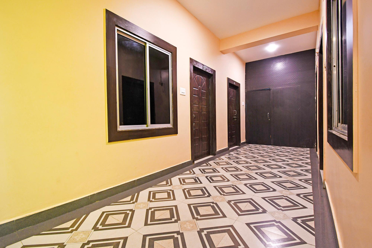 Public Area 2, FabHotel Royal Lagoon - Nr. Railway Station Gate Number 1, Khordha