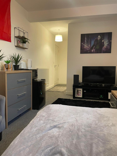 Bedroom 4, City Rooms by Capital Pads, Gloucestershire