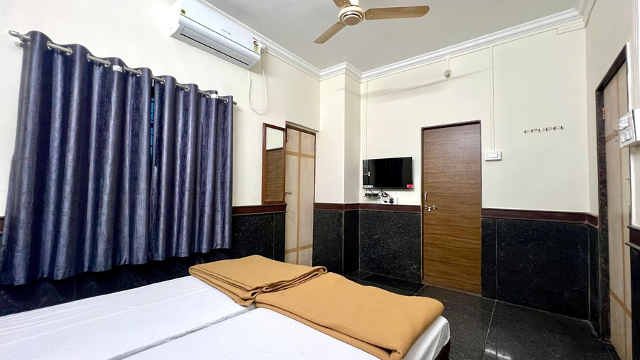 Others 4, RajGaurav Lodging, Kolhapur