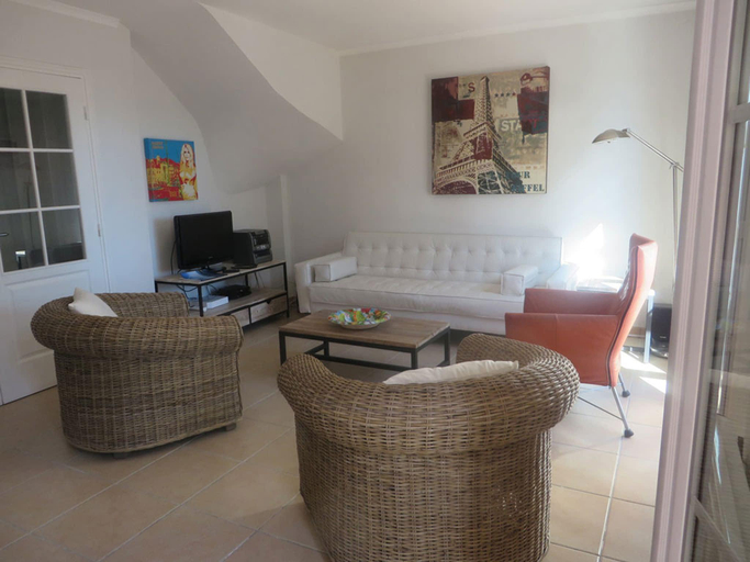 Others 2, Family-Friendly Villa with Pool, Var