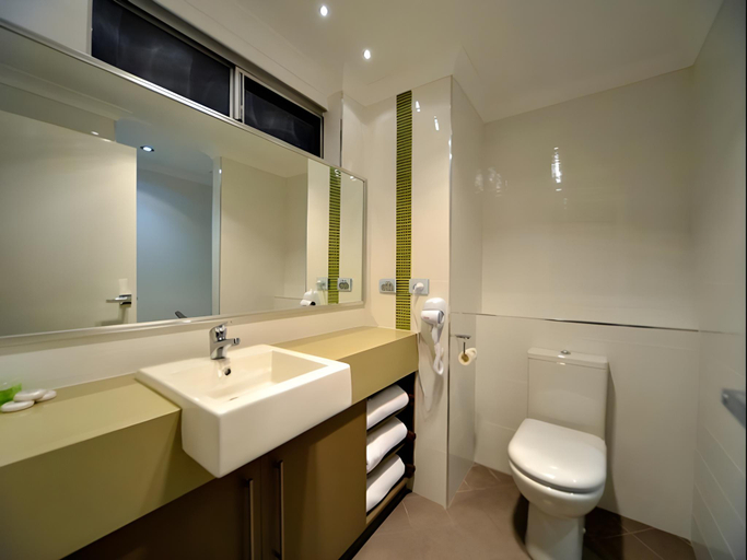 Bathroom 5, Bentley Motel, Perth