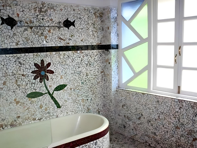 Bathroom 4, WelcomHeritage Panjim Peoples Hotel, North Goa