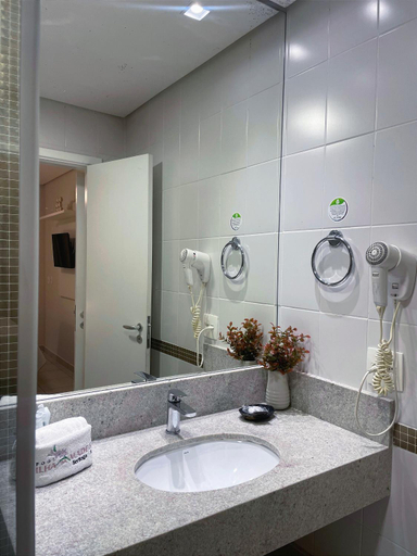 Bathroom 2, Pool Ilha da Madeira Resort, Bertioga