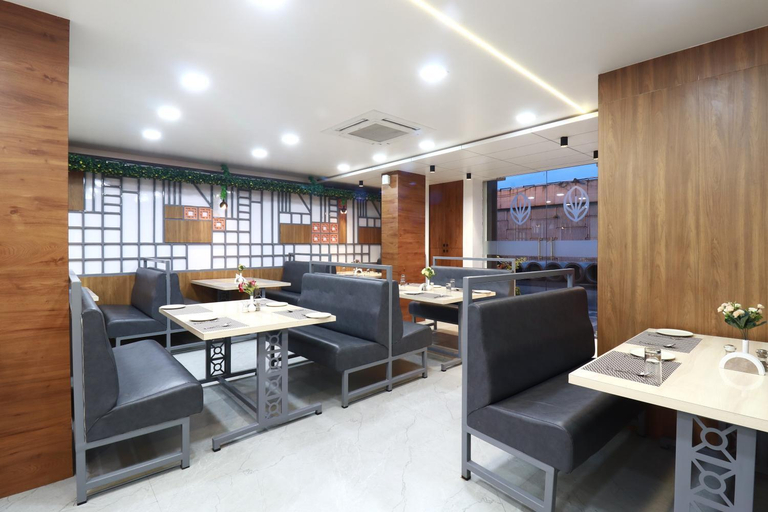 Food & Drinks 5, Hotel Lemore Stay & Dine, Solapur