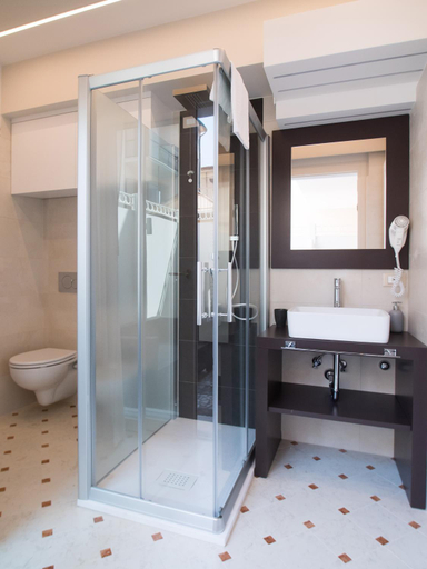 Bathroom 4, Opera Arte Rooms, Macerata