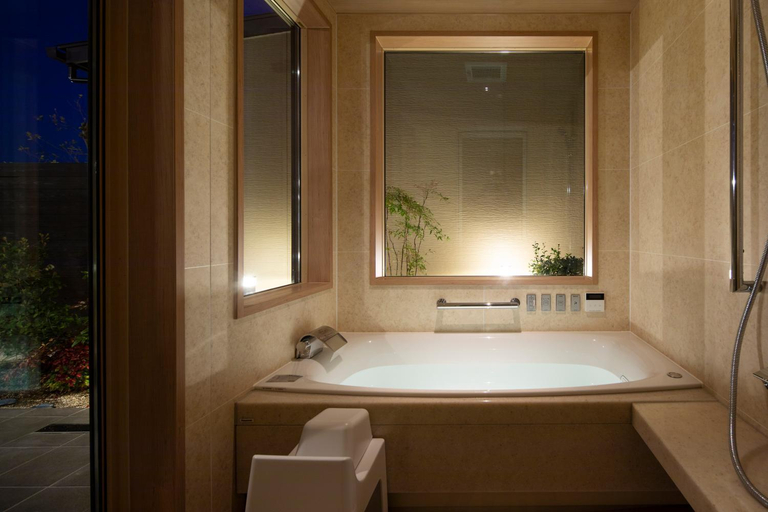 Bathroom 2, 宮島離れの宿 IBUKU 別邸 -Miyajima Hanarenoyado IBUKU Bettei-, Hatsukaichi