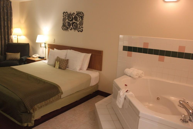 Bedroom, Ozark Valley Inn, Taney