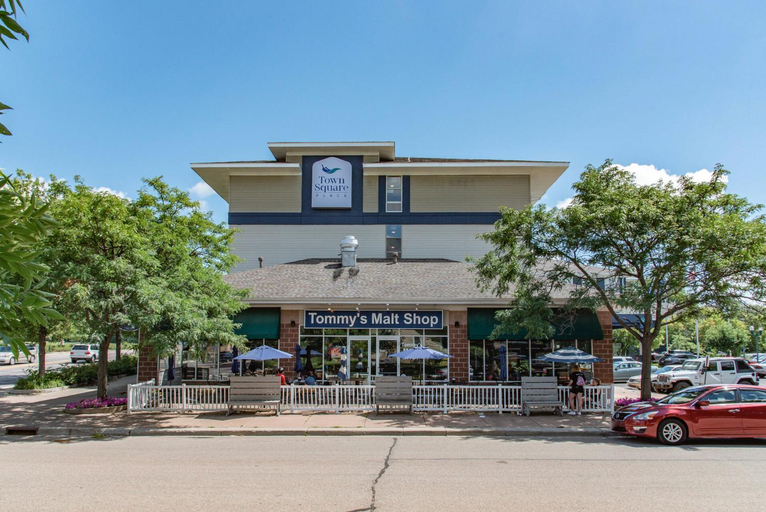Food & Drinks 5, TownSquare Place, Carver