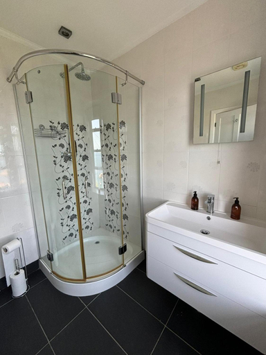 Bathroom 3, What a view Mevagissey, Cornwall