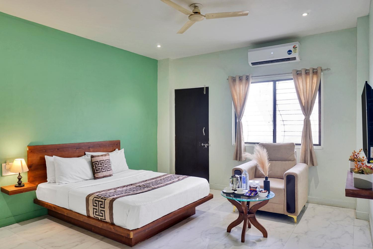 Bedroom 4, Hotel Sayba Classic, Solapur