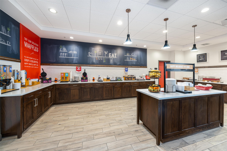 Food & Drinks 5, Hampton Inn And Suites By Hilton Logan, Cache